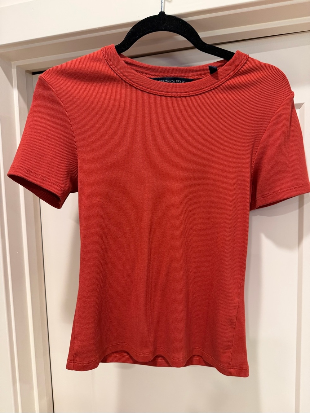 VERONICA BEARD pruitt tee in brick red - Picture 2 of 5